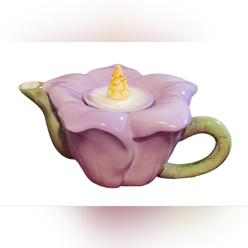Papel Freelance Vintage 1990's Handpainted Ceramic Violet Flower Tea Pot